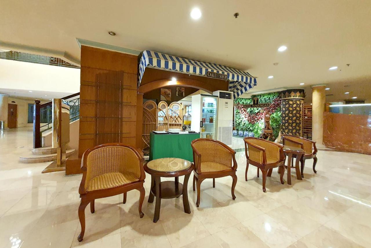 Tunjungan Hotel Сурабая Екстериор снимка