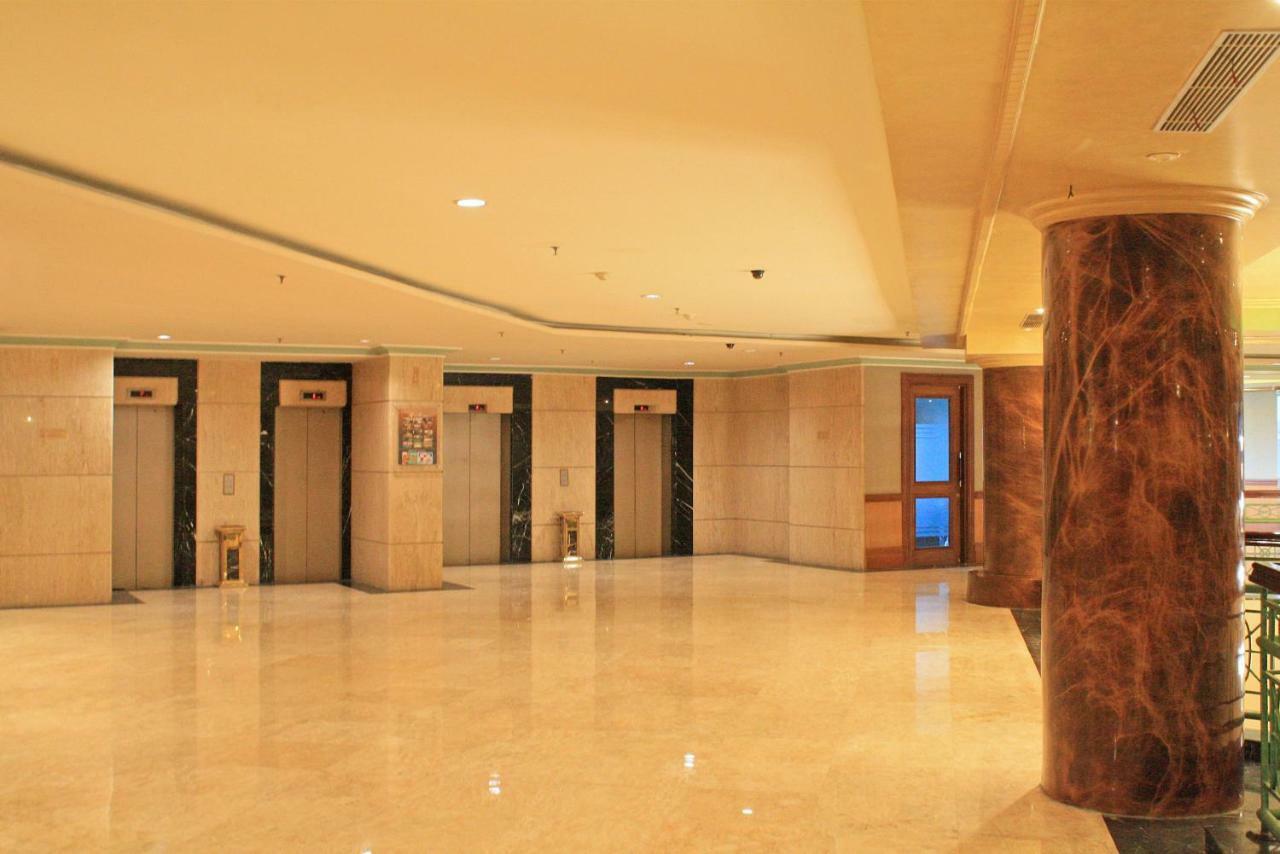 Tunjungan Hotel Сурабая Екстериор снимка